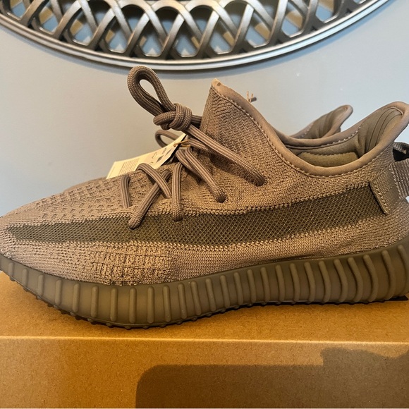 GREY YEEZY BOOST 350 V2 (NWT) - Picture 5 of 12